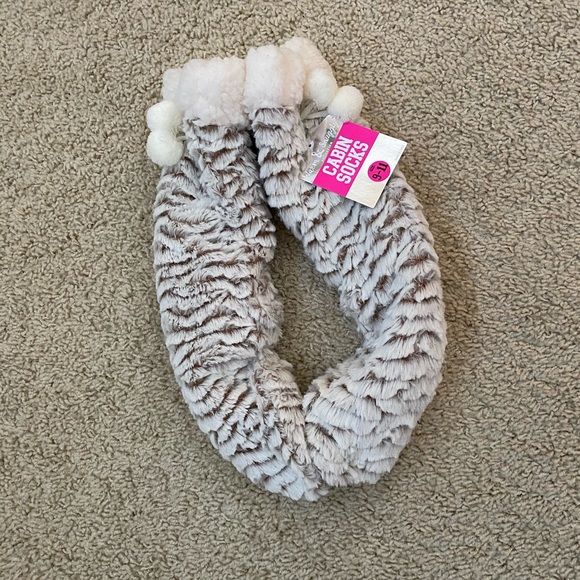 “CABIN SOCKS” 🤎 SUPER CUTE 🏡 SOFT, WARM & LINED - Picture 1 of 14